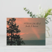 Invitation Fête de la vie Feu lumineux commémoratif sur le la (Debout devant)