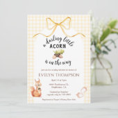 Invitation Fête de naissance Marigold Squirrel Acorn Gingham (Debout devant)