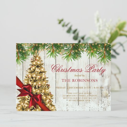 Invitation Fête de Noël | Arbre en or rustique et ruban rouge (Debout devant)