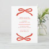 Invitation Fête de Noël de la Bow rouge à main moderne (Debout devant)