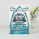 Invitation Fête de plage d'été Sharktastic (Debout devant)