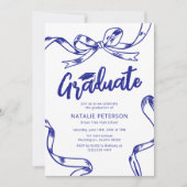 Invitation Fête de remise de diplômes moderne avec nœud bleu (Devant)