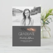 Invitation Fête de remise des diplômes rose de photo de (Debout devant)