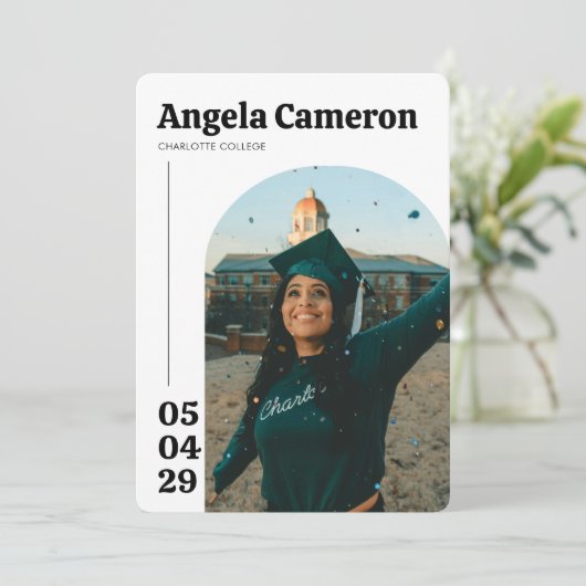 Invitation Fête des diplômés de l'université moderne (Debout devant)