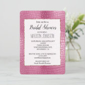 Invitation Fête des mariées animale rose Faux Alligator (Debout devant)