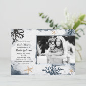 Invitation Fête des mariées d'aquarelle de corail bleu marine (Debout devant)