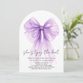 Invitation Fête des mariées d'arche d'aquarelle pourpre Coque (Debout devant)