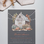 Invitation Fête des mariées d'automne Rustic Barn String<br><div class="desc">Rustic Country Barn and String Lights Fall Bridal Shower Invitation - dispose d'une grange rustique avec des lampes à cordes brillantes suspendues au-dessus.La grange est aménagée avec des tiges de maïs et des citrouilles frais récoltés. Montré avec un arrière - plan de charbon de bois, cependant, vous pouvez facilement changer...</div>