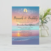 Invitation Fête des mariées de plage de Brunch et Bubbly Sand (Debout devant)