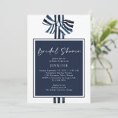 Invitation Fête des mariées de ruban bleu moderne (Debout devant)
