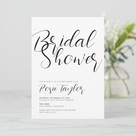 Invitation Fête des mariées de titre de script moderne (Debout devant)