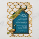 Invitation Fête des mariées d'or Peacock Bleu Arabesque vinta<br><div class="desc">Intérieur bleu Peacock profond en forme de tour Minaret avec une paire de Peacocks vintages pour une élégante invitation à la douche nuptiale, Boho, exotique ou indienne. Un look doré dimensionnel motif de style arabesque et un arrière - plan blanc doux et suranné, usé et affligé complètent le design. Copyright,...</div>