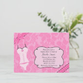 Invitation Fête des mariées en dentelle rose Bachelorette (Debout devant)