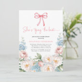 Invitation Fête des mariées florale rose doux (Debout devant)