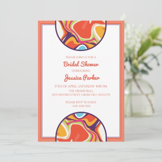 Invitation Fête des mariées liquide en marbre torse moderne (Debout devant)