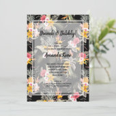 Invitation Fête des mariées noire tropicale florale (Debout devant)