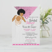 Invitation Fête des mariées rose pour une femme afro-américai (Debout devant)