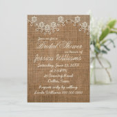 Invitation Fête des mariées Rustique Burlap Et Dentelle Invit (Debout devant)