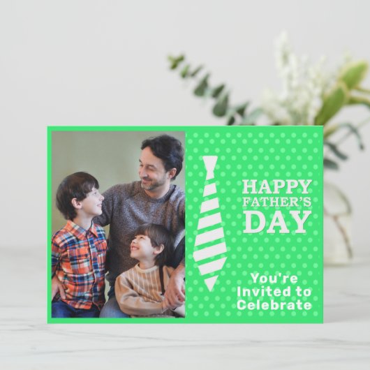 Invitation Fête des pères Cravate blanche Lumière vert points (Debout devant)