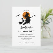 Invitation Fête d'Halloween de sorcière volante Spooktacular (Debout devant)