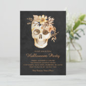 Invitation Fête d'Halloween Floral Crâne Rustique (Debout devant)