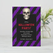 Invitation Fête d'Halloween rayure violette crâne gothique (Debout devant)