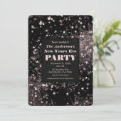 Invitation Fête du Nouvel An Black & Pink Sparkling Lights (Debout devant)