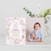 Invitation Fête du premier anniversaire fille rose sous la me (Debout devant)