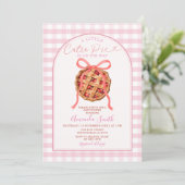 Invitation Fête Prénatale Bébé Gâteau aux Fraises Arrive (Debout devant)