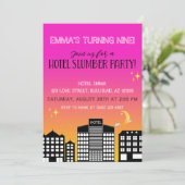 Invitation Fête pyjama hôtel fille ciel rose ombré (Debout devant)