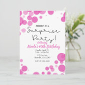 Invitation Fête surprise avec bulles à pois roses et blancs (Debout devant)
