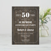 Invitation Fête surprise pour le 50e anniversaire - Bois rust (Debout devant)