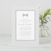 Invitation Fête virtuelle de bébé avec noeud papillon gris à (Debout devant)