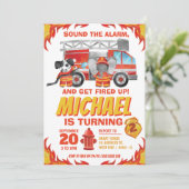 Invitation Feu d'anniversaire du camion d'incendie Watercolor (Debout devant)