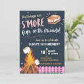Invitation Feu de camp S'more Fun Amies Camping Filles (Debout devant)