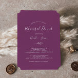 Invitation Feuille minimale | Dîner de répétition violet Berr<br><div class="desc">Cette invitation à la répétition de mauve de baies de feuilles miniatures est parfaite pour une répétition de mariage de boho. Le design se compose d'une simple silhouette de feuilles de verdure dans une couleur violet d'été romantique avec un style bohème minimaliste de jardin.</div>