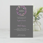 Invitation Feuilles violets Monogramme couronne gris foncé Ma (Debout devant)