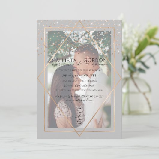 Invitation Fiançailles photo frontière Gray Gold Confetti (Debout devant)