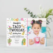 Invitation Fiesta Taco Twosday Cactus Girl 2e fête d'annivers (Debout devant)