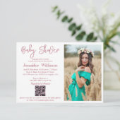 Invitation fille baby shower rose script photo qr code simple (Debout devant)
