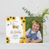 Invitation Fille Bee jour miel jaune abeille premier annivers (Debout devant)
