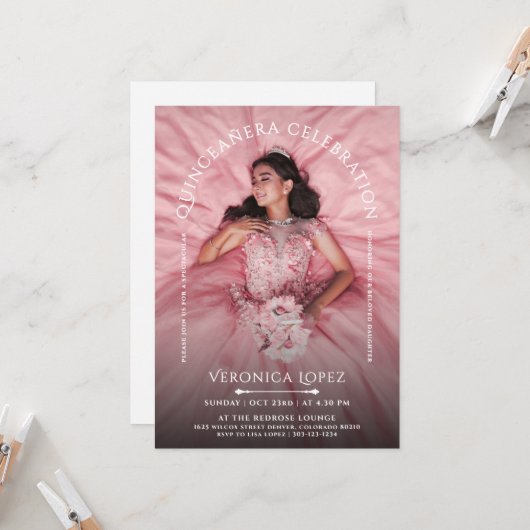 Invitation Fille Chic et Stylée Anniversaire Classique Typog (Devant/Arrière en situation)