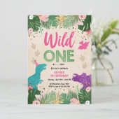 Invitation Fille de la fête des Dinosaures roses de Wild One  (Debout devant)