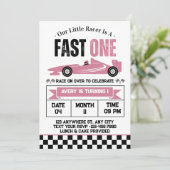 Invitation Fille de voiture de course Fast One Fête d'anniver (Debout devant)