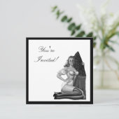 Invitation Fille Pin-Up de Style Noir & Blanc 21 (Debout devant)