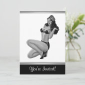 Invitation Fille pin-up de style noir et blanc 20 (Debout devant)