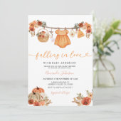 Invitation Fille Tombant Dans Le Baby shower Des Vêtements Am (Debout devant)