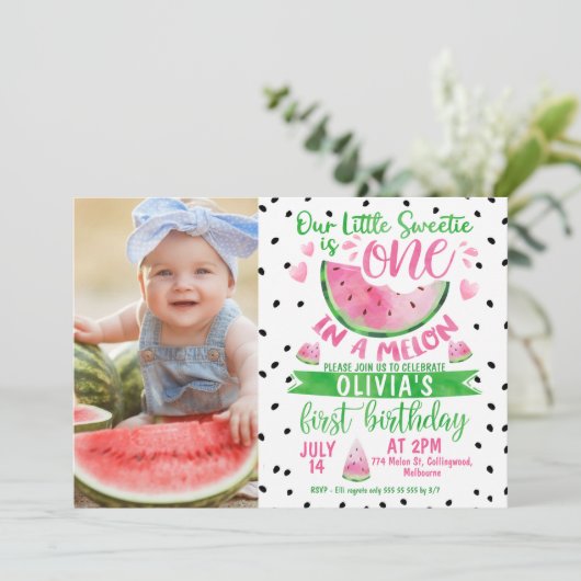 Invitation Filles Rose Vert Un Dans Un Melon Photo 1er Annive (Debout devant)