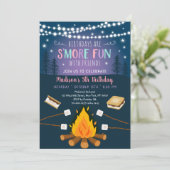 Invitation Filles S'more Amusants S'mores Feu de camp Anniver (Debout devant)