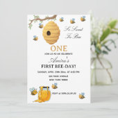 Invitation First Bee Day yellow honey 1st Birthday (Debout devant)